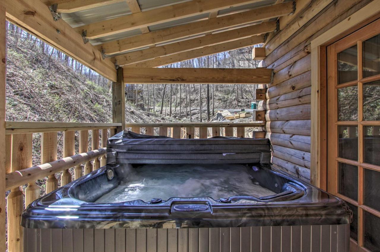 The Phoenix Cabin With Hot Tub In Gatlinburg! Εξωτερικό φωτογραφία
