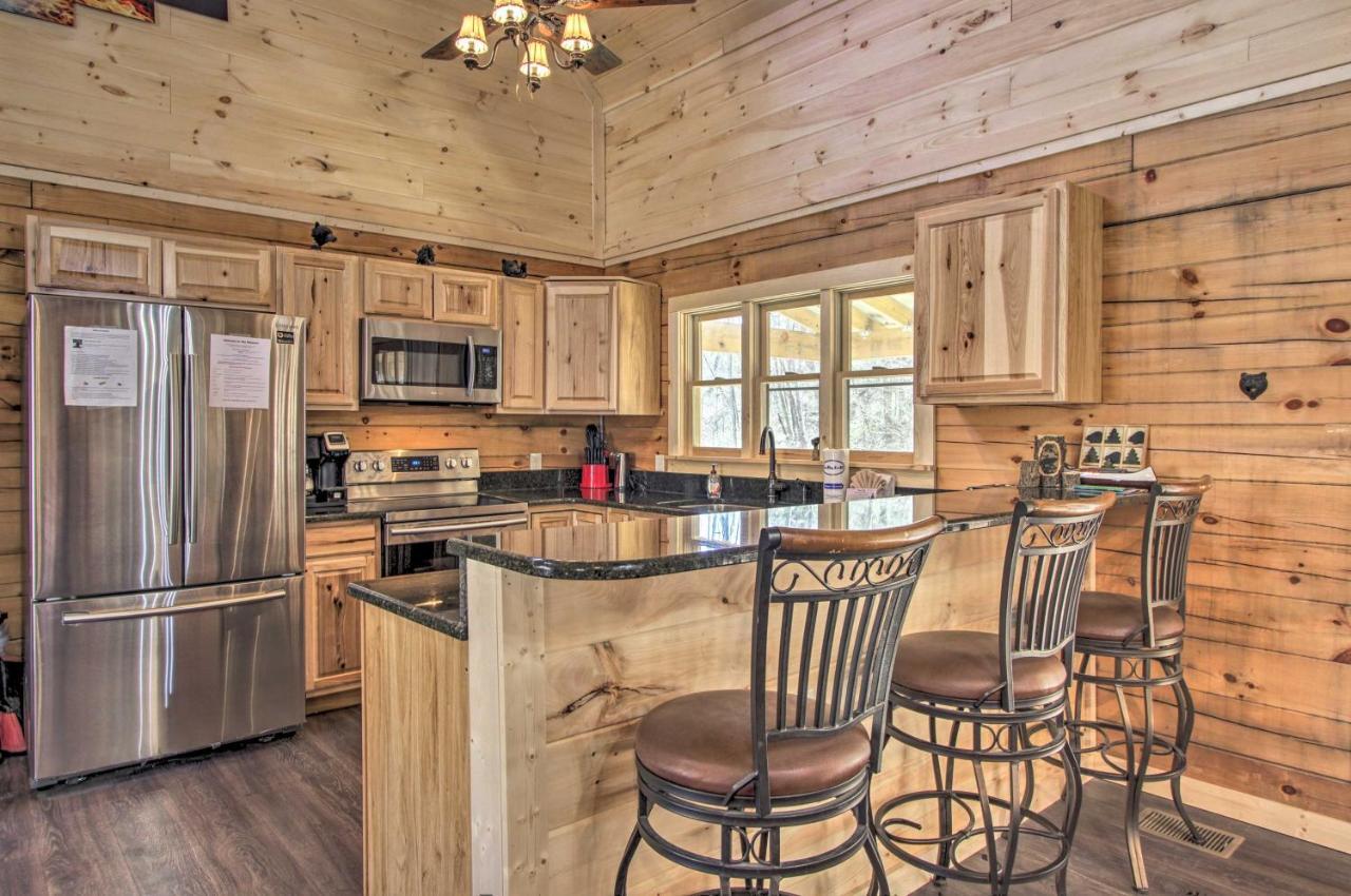 The Phoenix Cabin With Hot Tub In Gatlinburg! Εξωτερικό φωτογραφία