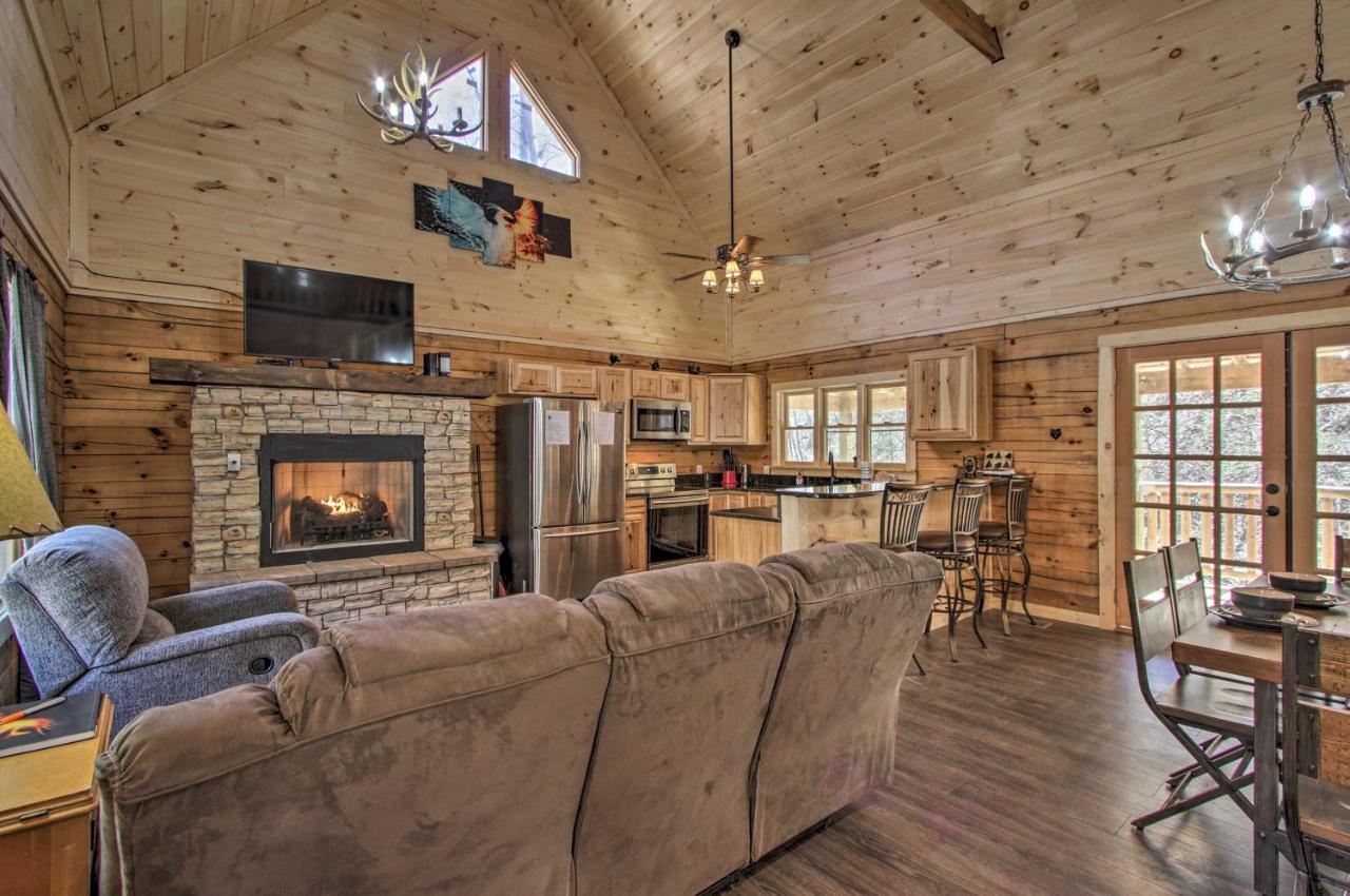 The Phoenix Cabin With Hot Tub In Gatlinburg! Εξωτερικό φωτογραφία