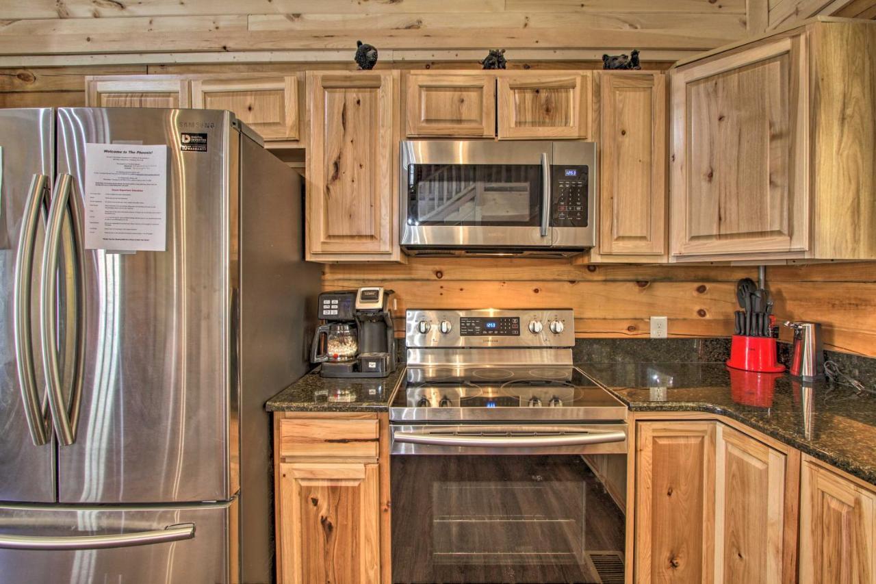 The Phoenix Cabin With Hot Tub In Gatlinburg! Εξωτερικό φωτογραφία